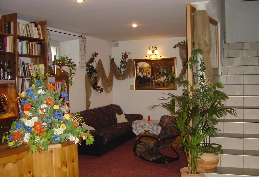 Pension Villa Claudia Augusta-1